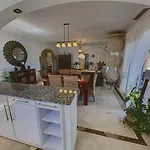 Elegante Con Espectaculares Vistas Al Mediterraneo