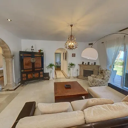 Elegante Con Espectaculares Vistas Al Mediterraneo