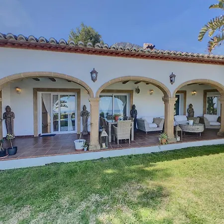 Villa Elegante Con Espectaculares Vistas Al Mediterraneo Denia