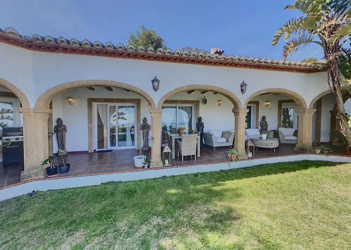 Villa Elegante Con Espectaculares Vistas Al Mediterraneo Denia