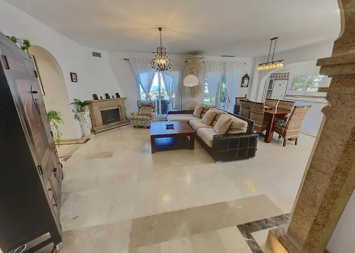 Villa Elegante Con Espectaculares Vistas Al Mediterraneo