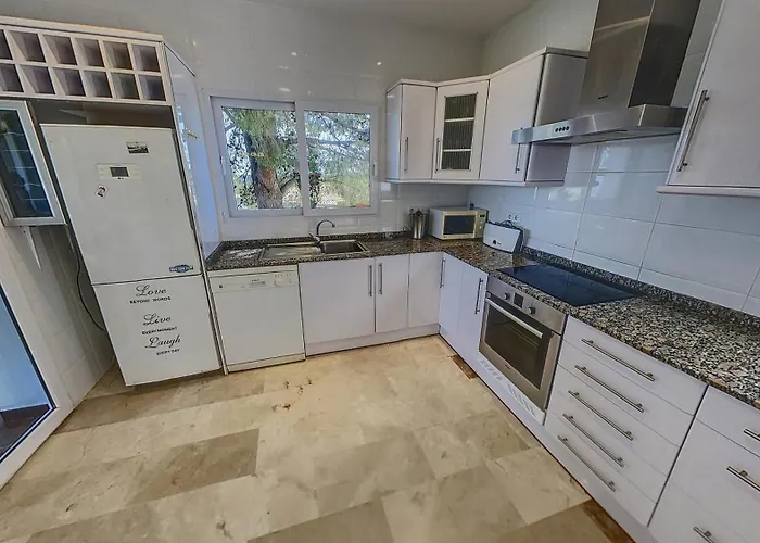 Elegante Con Espectaculares Vistas Al Mediterraneo *